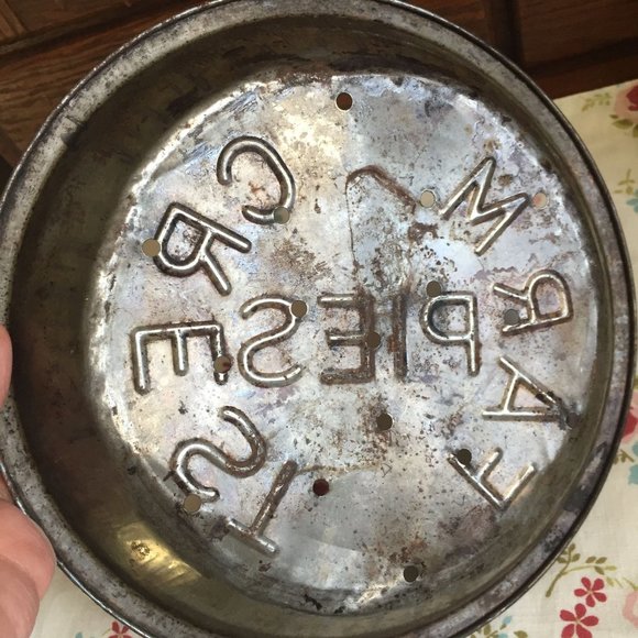 Old Vintage Advertising Pie Pan Farm Crest Pies Tin Aged Dark Photo Prop - Picture 4 of 5